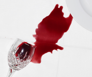 ¿Cómo quitar una mancha de vino?