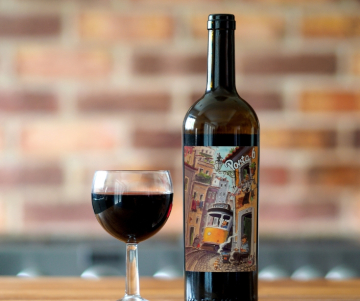 ¿Cómo abrir una botella de vino sin sacacorchos?