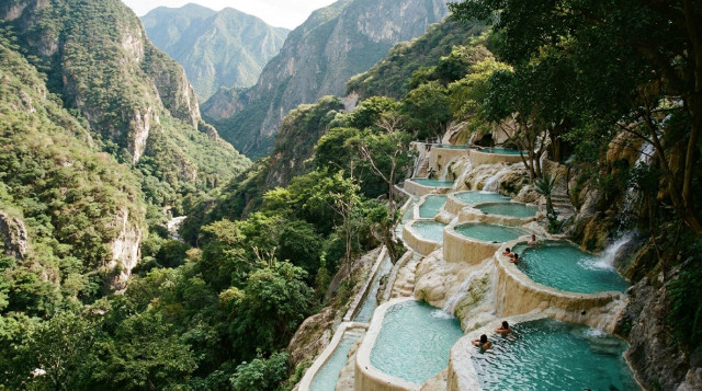 Grutas de Tolantongo: Guía completa de precios, cómo llegar y consejos para visitar el paraíso de Hidalgo