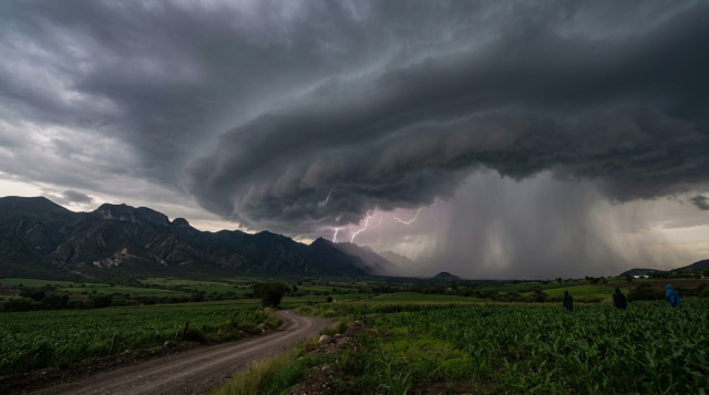 Onda tropical número 5 provocará lluvias intensas y descargas eléctricas en estos estados de México
