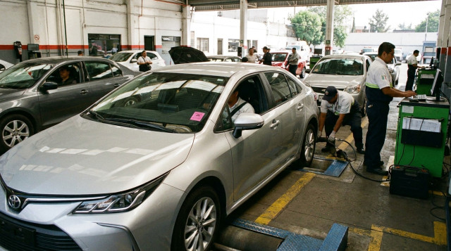 Verificación vehicular: cuándo vence el plazo del engomado rosa en el calendario del bimestre